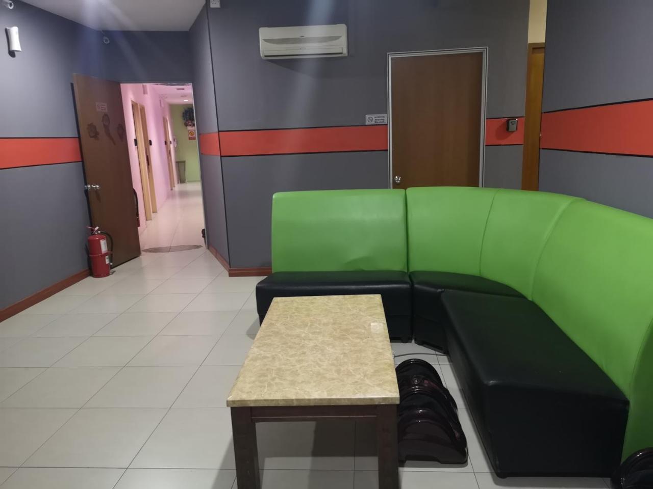 Home Inn Hotel Ипох Екстериор снимка